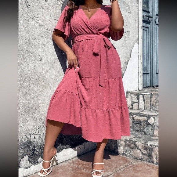 Plus size butterfly sleeve ruffle hem dress - Picture 8 of 16